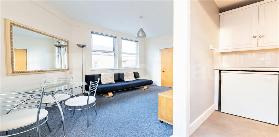 			1 Bedroom, 1 bath, 1 reception Flat			 Fulham High Street, FULHAM 